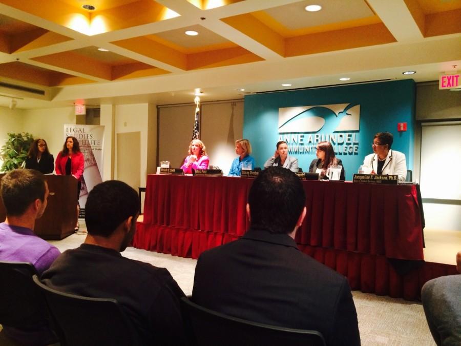 The panel included: Attorney Michelle D. Smith, District Court Supervisor Maria Putzi, Officer 
Stacey Overbay, Bilingual Client Advocate Mariela Canaviri, and Dean of Student Services Jacqueline S.
Jackson. 