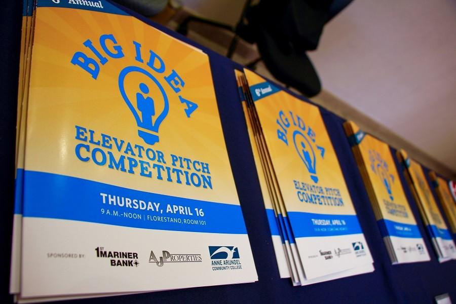 A riveting contest, the Elevator Pitch Competition, went down on Thursday April 26. Each competitor had only 2 minutes to pitch an entire business plan to the judges in hopes of winning a $750 Scholarship.