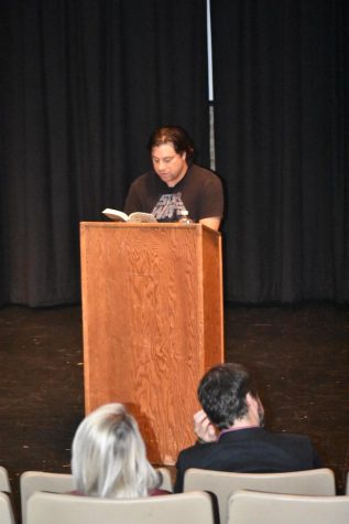 Alumnus writer presents latest book