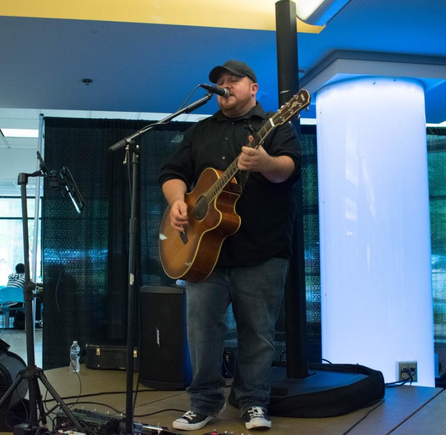 Gary Johnson performed on Oct. 9 at AACC.