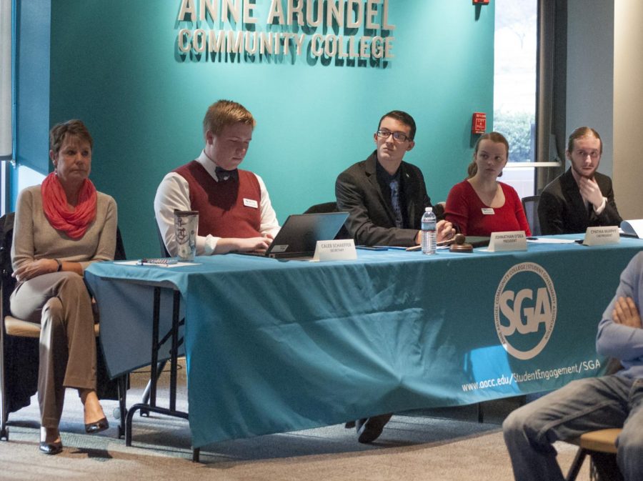 Student Government Association members announced vacancies at the Dec. 4 Student Advisory Council Meeting.