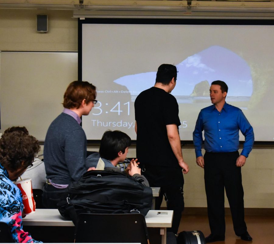 Adjunct professor Richard Hardesty hosts the first History Club meeting of semester. It is one of 104 clubs on campus.
Photo by Daniel Salomon