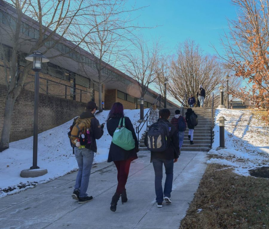 AACC’s Arnold campus opened late on the first day of classes due to snow.
Photo by Raquel Hamner