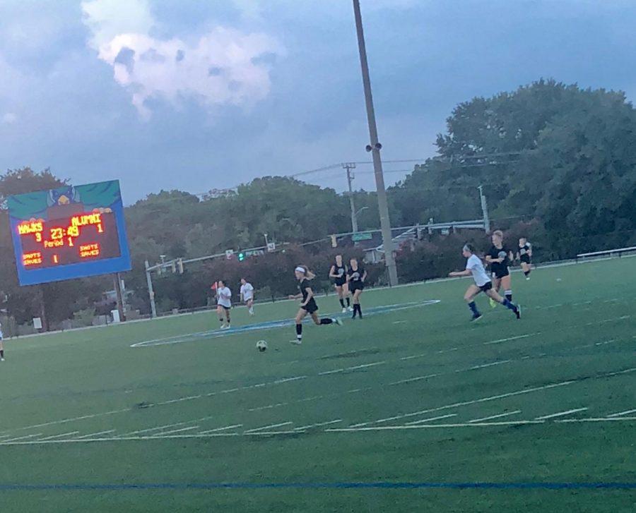 Womens Soccer plays alumni in home scrimmage