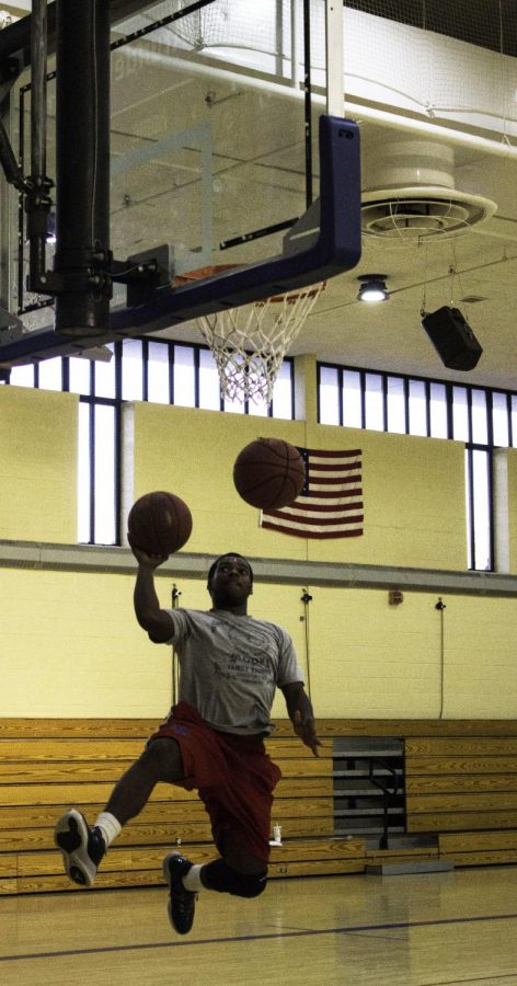 Basketball+guard+Javon+Smith+will+play+in+the+final+tournament.+