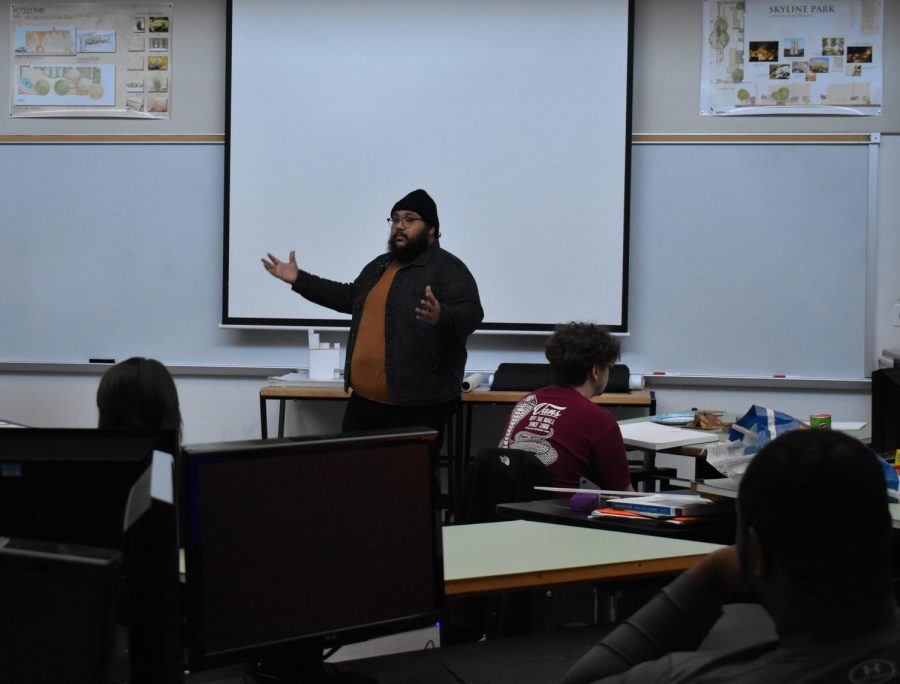 American Institute of Architecture Students president Armando Martinez introduces the club to new members.