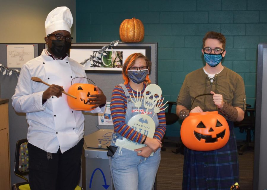 Student+Government+Association+officers+wore+Halloween+costumes+to+campus+for+Costume+Day+on+Wednesday.+From+left+to+right%3A+Michael+Amwoga%2C+vice+president+of+finance%3B+Abigail+Billovits-Hayes%2C+vice+president+of+public+relations%3B+Ben+Nussbaumer%2C+president.