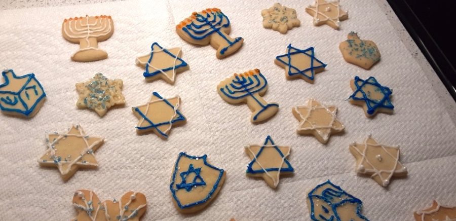 Some+students+celebrate+winter+holidays+and+traditions+other+than+Christmas.+Shown%2C+Hanukkah+cookies.